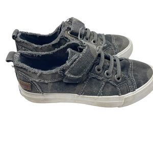 Blowfish Malibu Kids Velcro camo shoes size 11